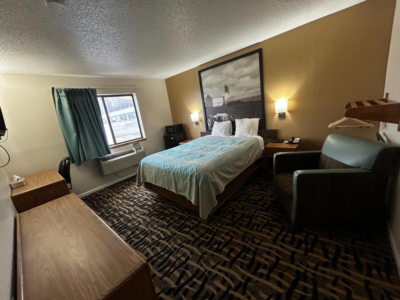 Oyo West Point Inn Екстер'єр фото