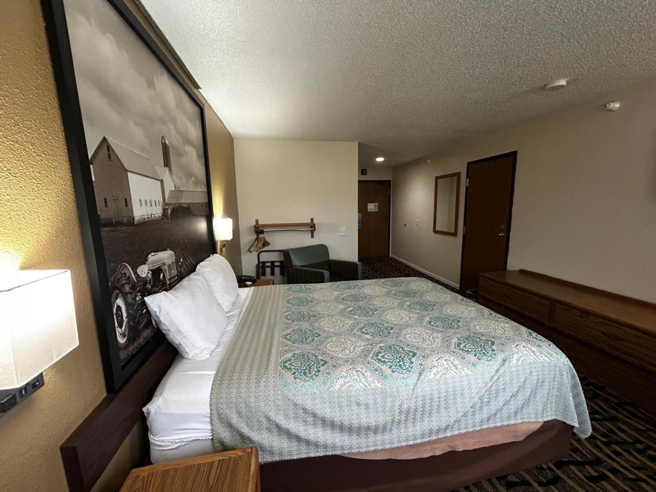 Oyo West Point Inn Екстер'єр фото